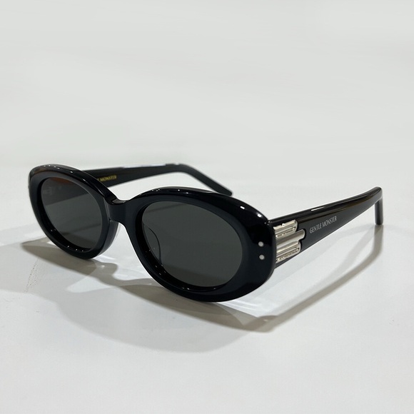 GENTLE MONSTER Black Sunglasses Blanc 01 - Picture 1 of 4